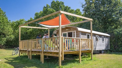 Camping-a-la-ferme-la-Guyonniere-Roulotte